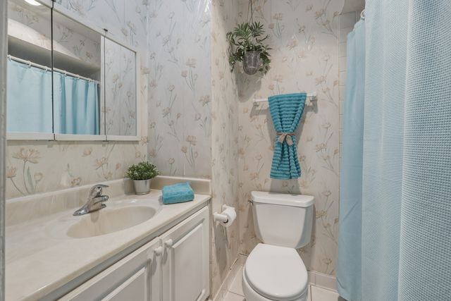 356 Banbury Avenue, Elk Grove Village, IL 60007