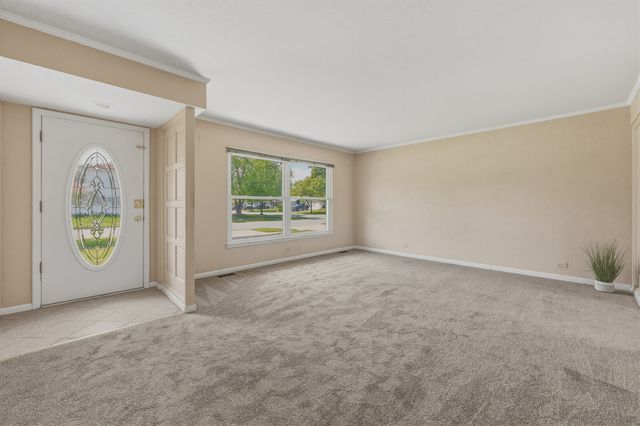 356 Banbury Avenue, Elk Grove Village, IL 60007