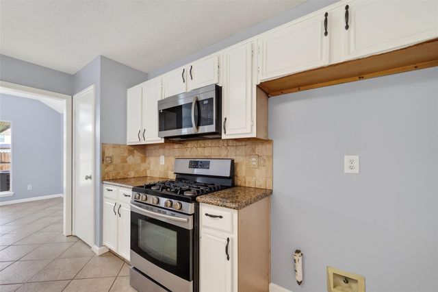 3608 Lochmoor Lane, Pearland, TX 77581
