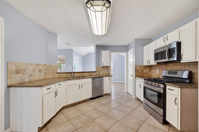 3608 Lochmoor Lane, Pearland, TX 77581