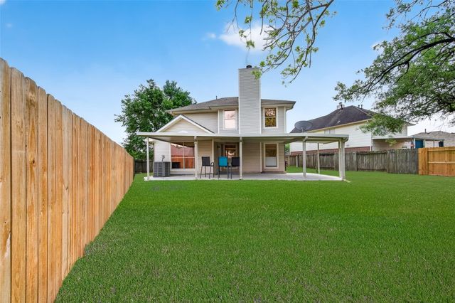 3608 Lochmoor Lane, Pearland, TX 77581