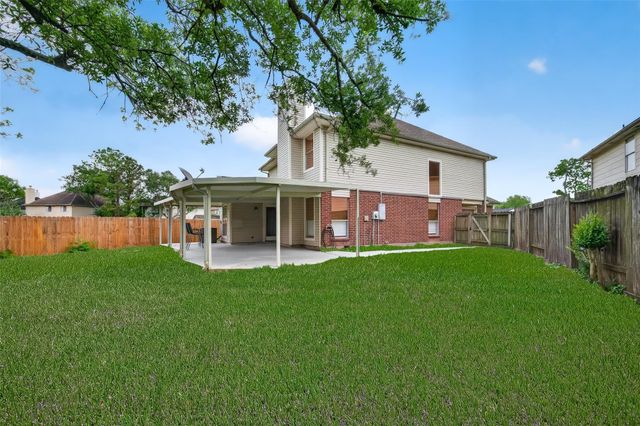 3608 Lochmoor Lane, Pearland, TX 77581