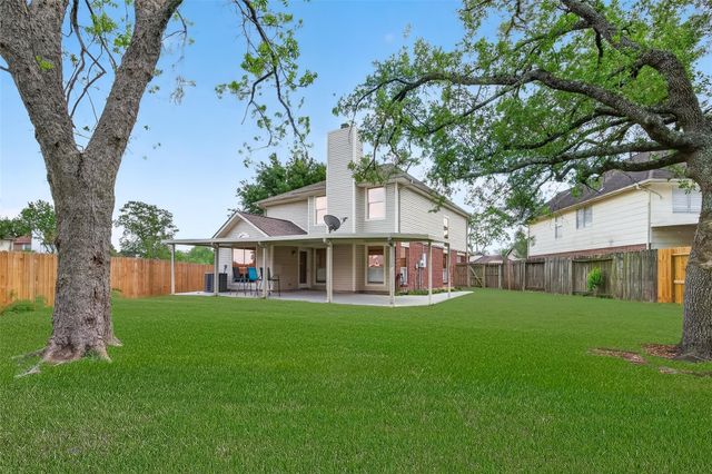 3608 Lochmoor Lane, Pearland, TX 77581