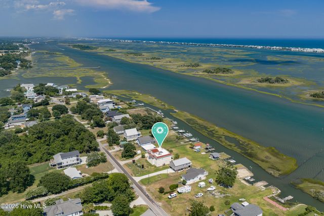 1044 Mallard Bay Drive, Hampstead, NC 28443