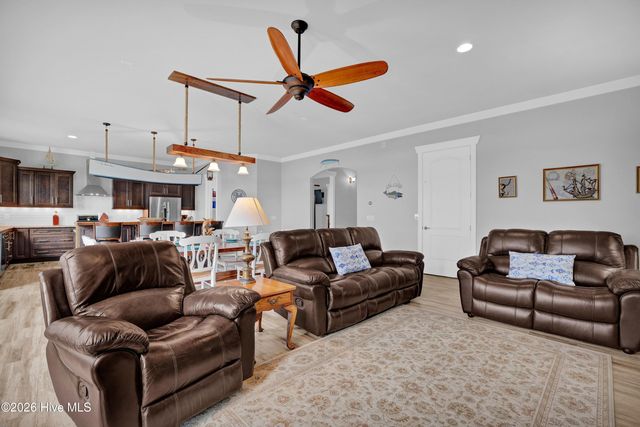 1044 Mallard Bay Drive, Hampstead, NC 28443