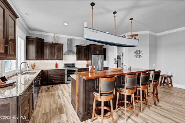 1044 Mallard Bay Drive, Hampstead, NC 28443