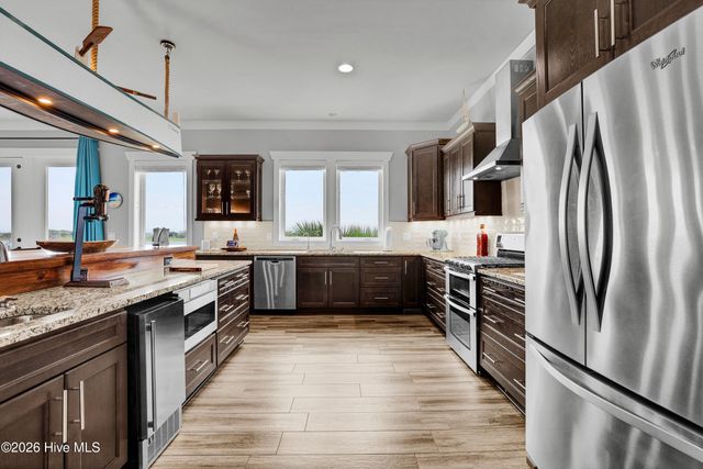 1044 Mallard Bay Drive, Hampstead, NC 28443