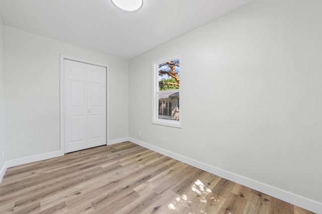 621 White Bear Avenue N, Saint Paul, MN 55106