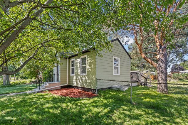 621 White Bear Avenue N, Saint Paul, MN 55106