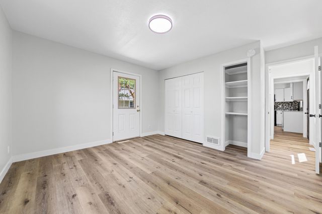 621 White Bear Avenue N, Saint Paul, MN 55106