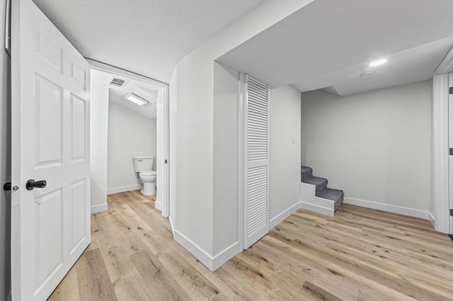 621 White Bear Avenue N, Saint Paul, MN 55106