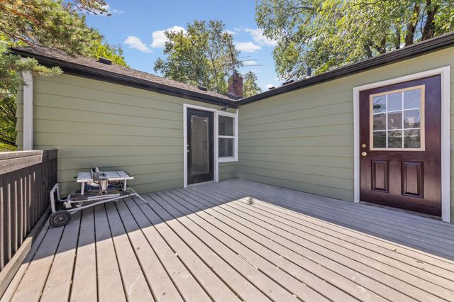 621 White Bear Avenue N, Saint Paul, MN 55106