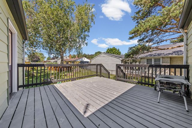 621 White Bear Avenue N, Saint Paul, MN 55106