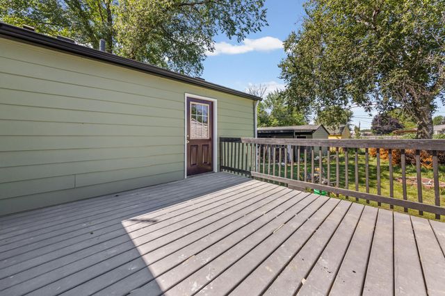 621 White Bear Avenue N, Saint Paul, MN 55106