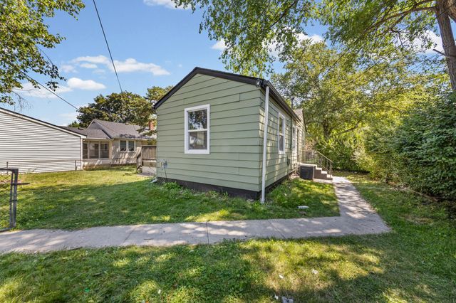 621 White Bear Avenue N, Saint Paul, MN 55106