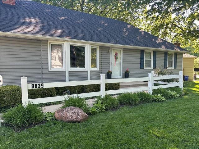 8839 Newton Drive, Overland Park, KS 66212