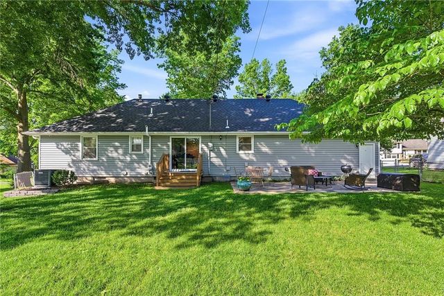 8839 Newton Drive, Overland Park, KS 66212