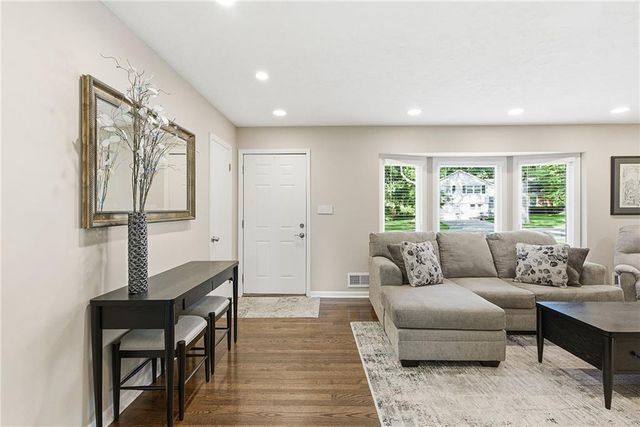 8839 Newton Drive, Overland Park, KS 66212