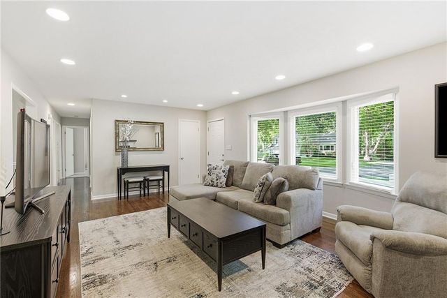 8839 Newton Drive, Overland Park, KS 66212