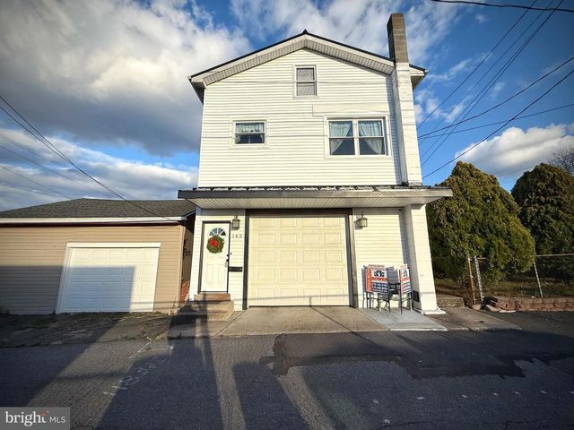 145 S LEMON ST, Mount Carmel, PA 17851
