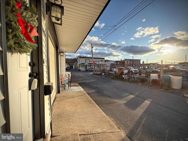 145 S LEMON ST, Mount Carmel, PA 17851