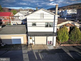 145 S LEMON ST, Mount Carmel, PA 17851