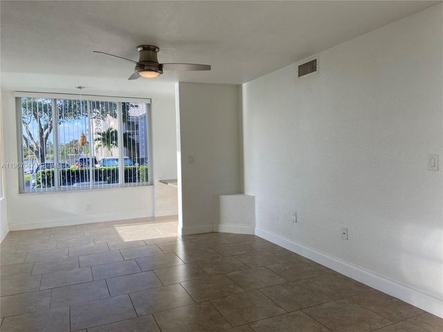 2841 N Oakland Forest Dr 110, Oakland Park, FL 33309