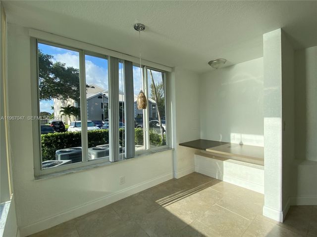 2841 N Oakland Forest Dr 110, Oakland Park, FL 33309