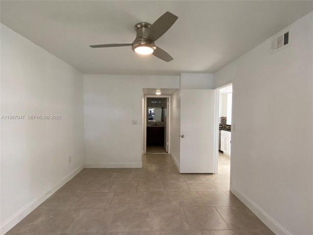 2841 N Oakland Forest Dr 110, Oakland Park, FL 33309