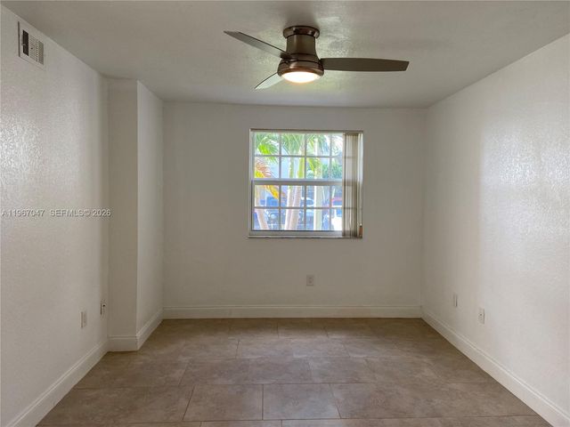 2841 N Oakland Forest Dr 110, Oakland Park, FL 33309