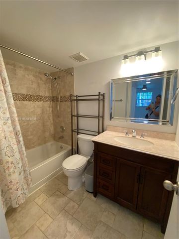 2841 N Oakland Forest Dr 110, Oakland Park, FL 33309