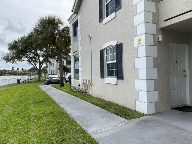 2841 N Oakland Forest Dr 110, Oakland Park, FL 33309