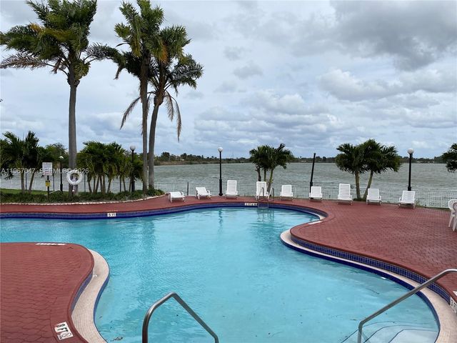 2841 N Oakland Forest Dr 110, Oakland Park, FL 33309