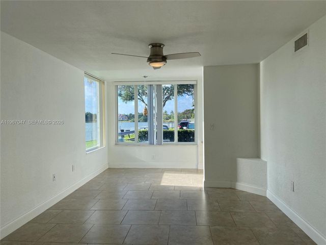 2841 N Oakland Forest Dr 110, Oakland Park, FL 33309