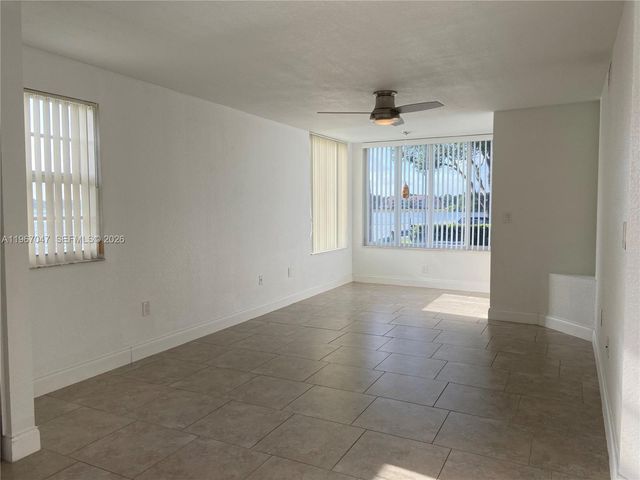 2841 N Oakland Forest Dr 110, Oakland Park, FL 33309