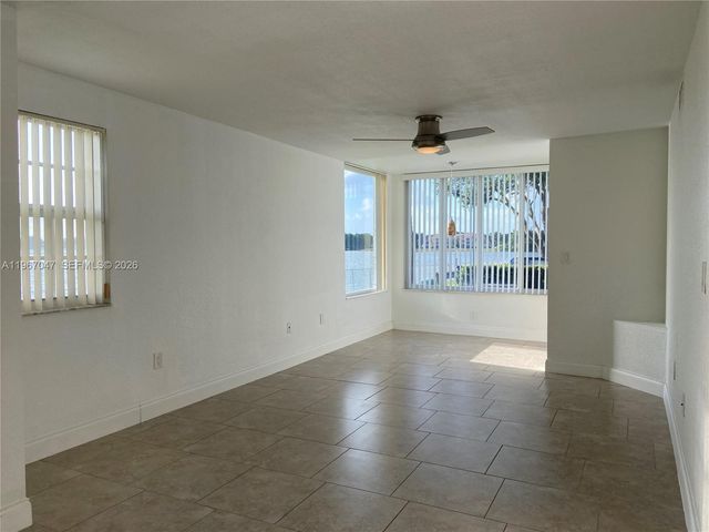 2841 N Oakland Forest Dr 110, Oakland Park, FL 33309