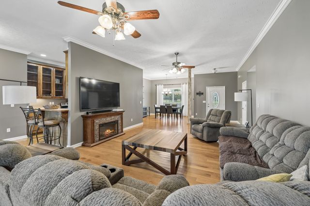 112 Kelly Ln, Lafayette, TN 37083