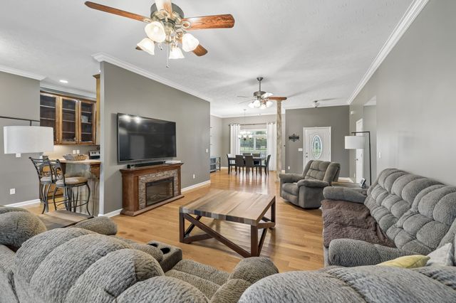 112 Kelly Ln, Lafayette, TN 37083