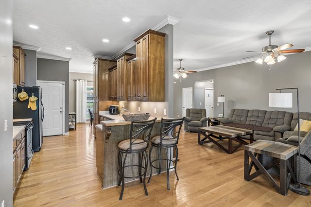 112 Kelly Ln, Lafayette, TN 37083