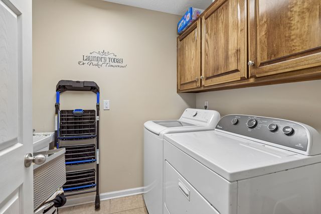 112 Kelly Ln, Lafayette, TN 37083