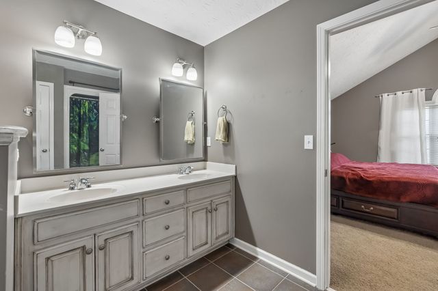 112 Kelly Ln, Lafayette, TN 37083
