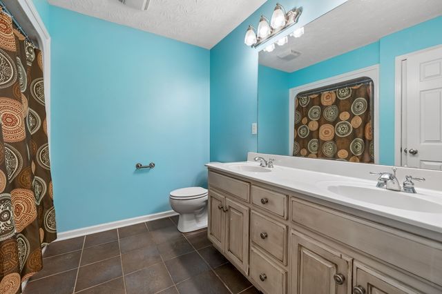 112 Kelly Ln, Lafayette, TN 37083