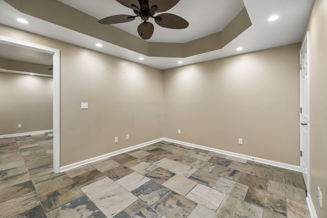 112 Kelly Ln, Lafayette, TN 37083