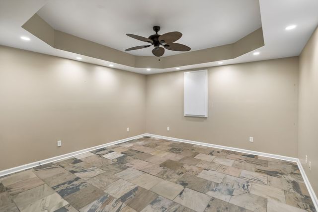 112 Kelly Ln, Lafayette, TN 37083