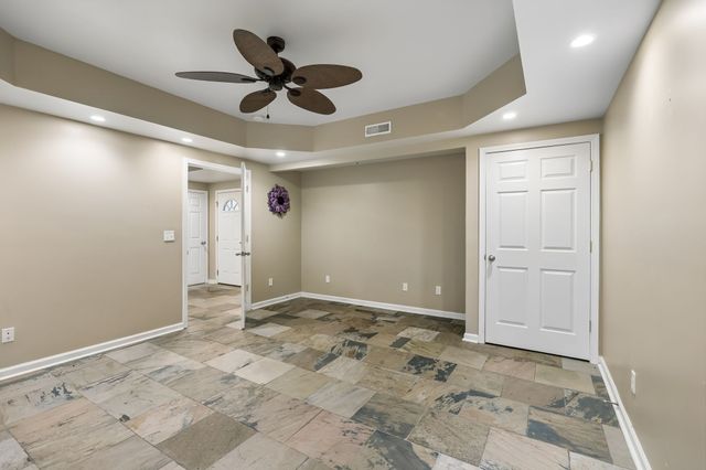 112 Kelly Ln, Lafayette, TN 37083
