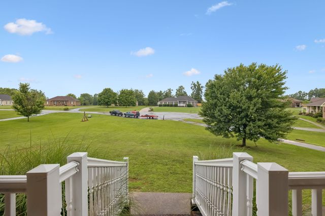 112 Kelly Ln, Lafayette, TN 37083