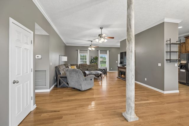 112 Kelly Ln, Lafayette, TN 37083