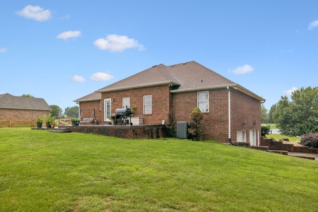 112 Kelly Ln, Lafayette, TN 37083