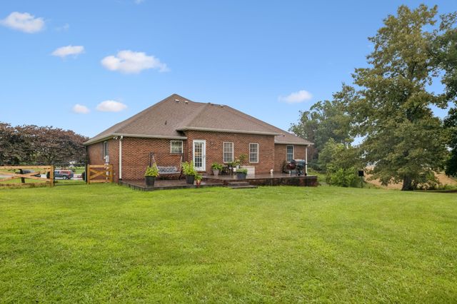 112 Kelly Ln, Lafayette, TN 37083