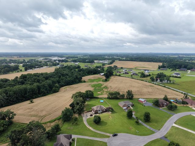 112 Kelly Ln, Lafayette, TN 37083